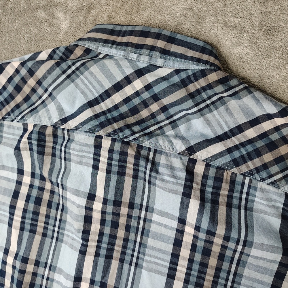 Mountain‎ Hardwear Button Down Shirt Mens Medium Blue Plaid Short Sleeve Pocket - Picture 7 of 7